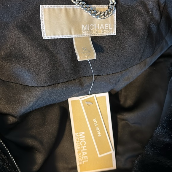 NWT FAUX FUR ZIP HOODED VEST - Picture 2 of 3